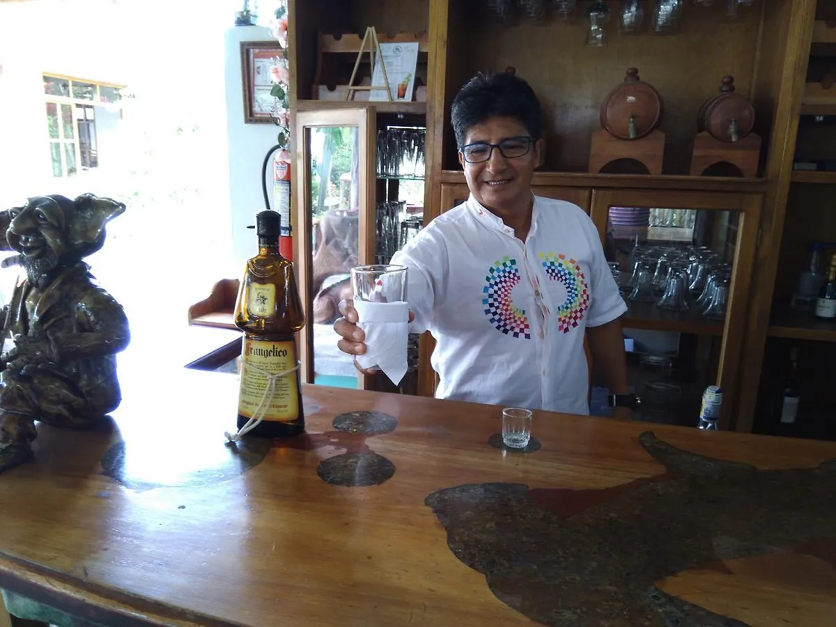 Suymar Ecolodge Galapagos Puerto Ayora  Orman Evi