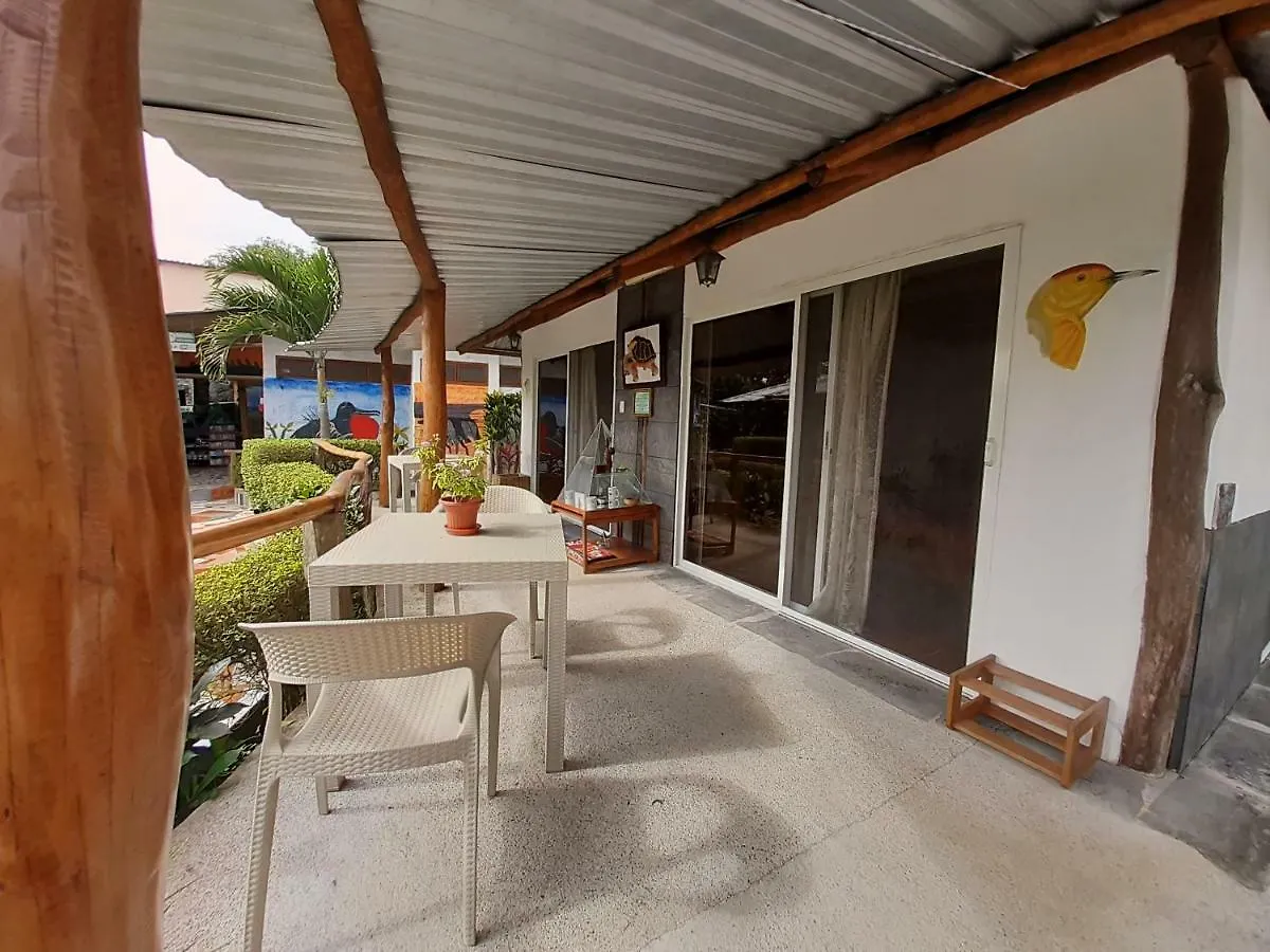 Suymar Ecolodge Galapagos Puerto Ayora  Orman Evi